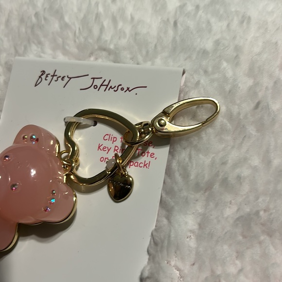 Betsey Johnson Pink Bear Handbag Charm or keychain. Pretty heart. NWT. Cute. - Picture 8 of 10